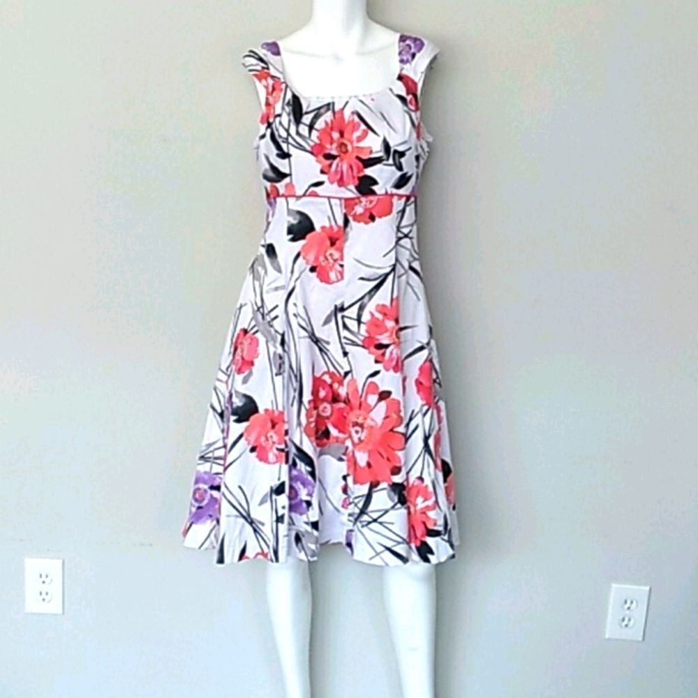 Fashion Bug Floral Dress. Size 8
